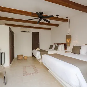 hotel-banana.quintano-roohotels.com/